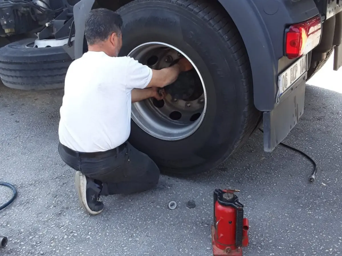 Laçin Oto Lastikçi